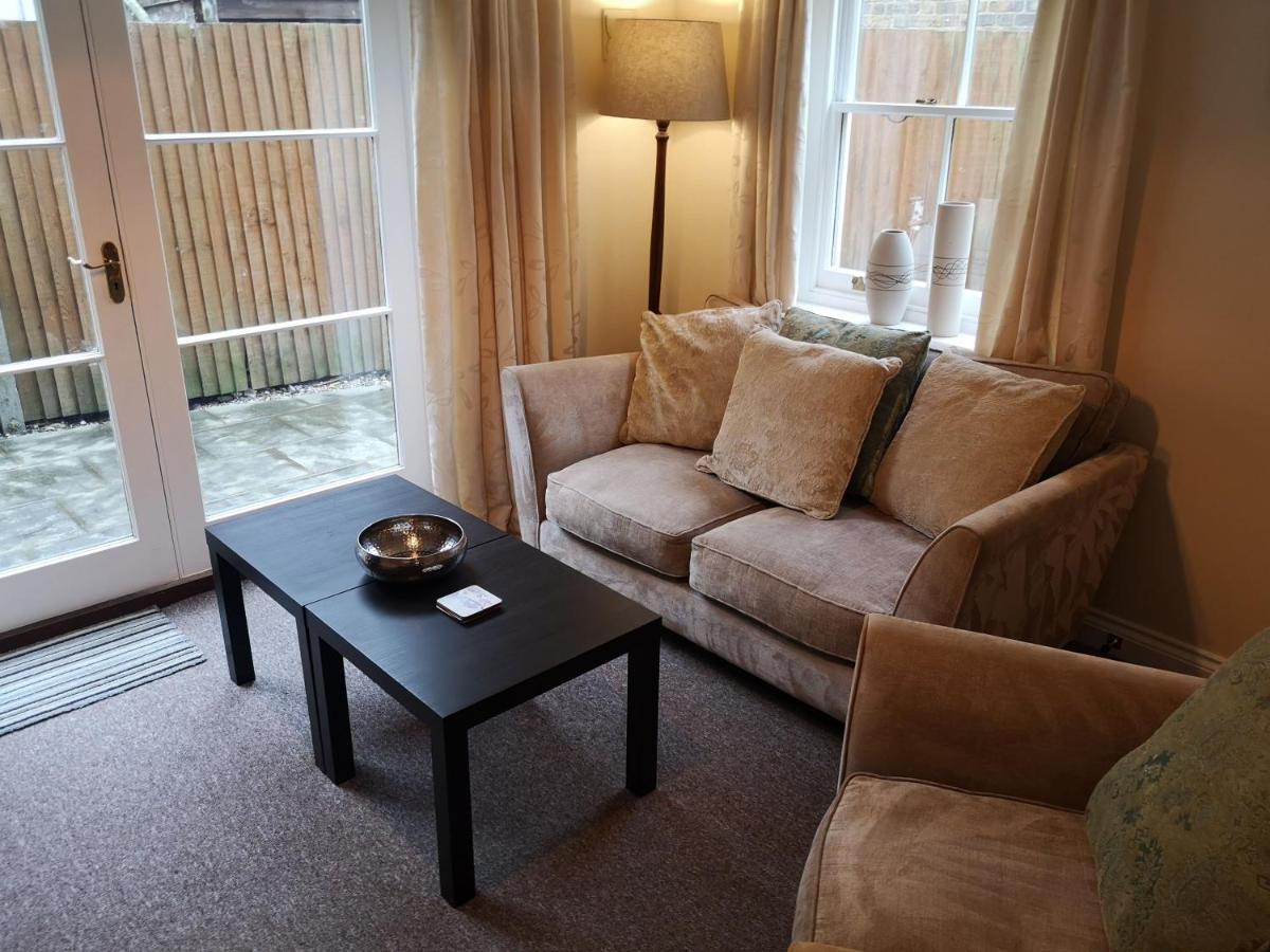 Coastal Escape Deal - 2 Bedroom House -Short Lets & Serviced Accommodation Buitenkant foto