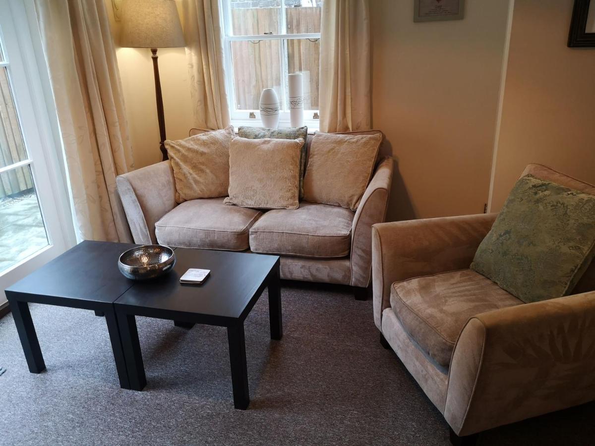 Coastal Escape Deal - 2 Bedroom House -Short Lets & Serviced Accommodation Buitenkant foto